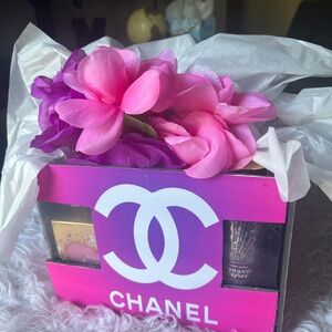 Mother’s Day designer inspired gift box with gifts for mom